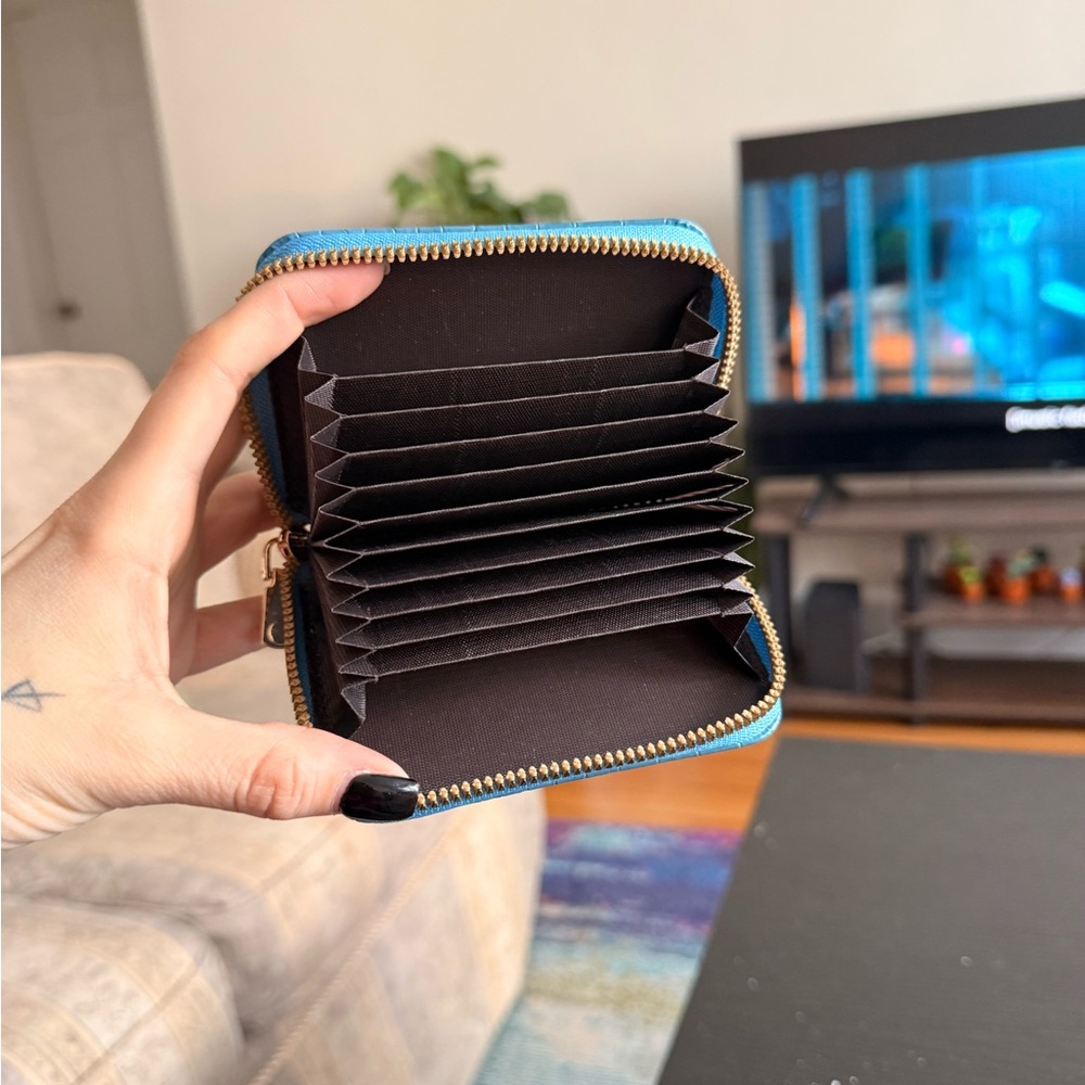 Blue Croc-Embossed Wallet - Picture 4 of 5
